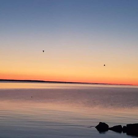 Bayview Lakefront Inn Saint Ignace Exteriör bild